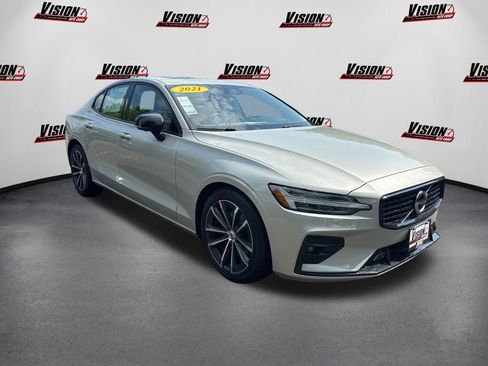 Used 2021 Volvo S60 T5 Momentum w/ Advanced Package AWD/4WD image 7