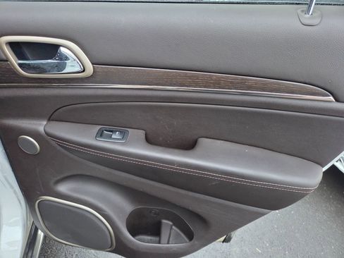 Used 2014 Jeep Grand Cherokee Summit image 13