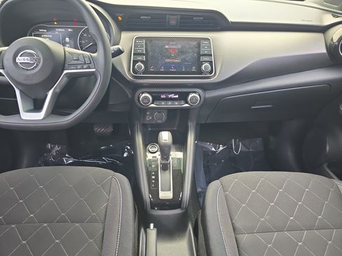 Used 2018 Nissan Kicks SV w/ Exterior Electronics Package FWD image 14
