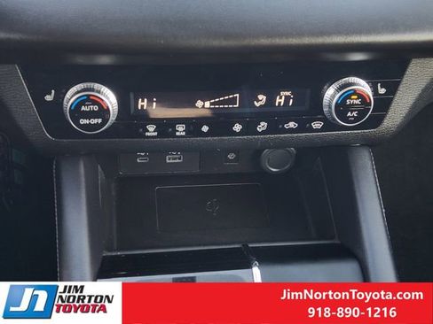 Used 2024 Mitsubishi Outlander SE image 21