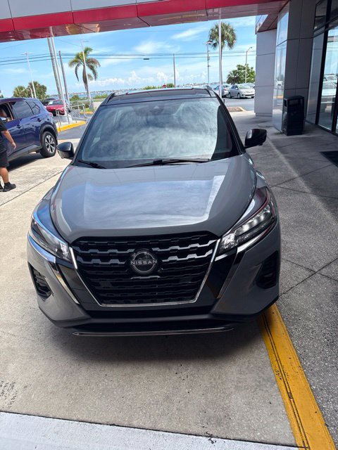 Used 2023 Nissan Kicks SR w/ SR Premium Package FWD image 1