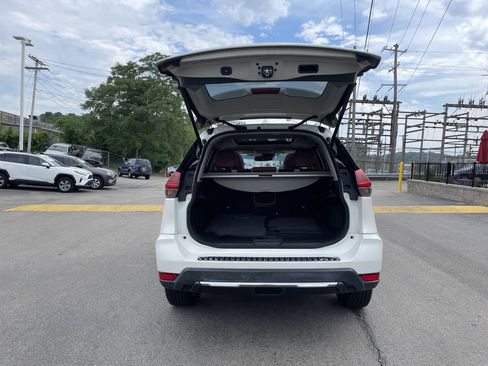 Used 2018 Nissan Rogue SL w/ Premium Package AWD/4WD image 13