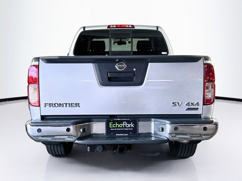 Used 2017 Nissan Frontier SV w/ SV Value Truck Package AWD/4WD image 7