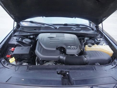 Used 2017 Dodge Challenger SXT RWD image 36