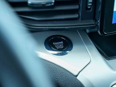 Used 2023 Ford Explorer XLT image 49