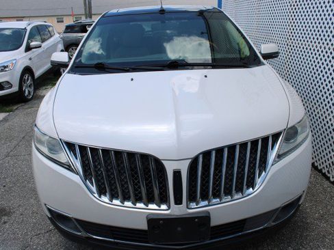 Used 2015 Lincoln MKX FWD w/ Equipment Group 102A image 3