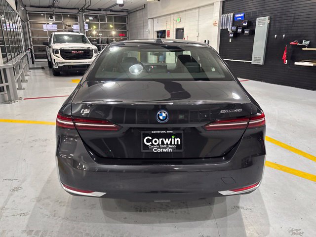 Used 2024 BMW i5 eDrive40i w/ Premium Package RWD image 8