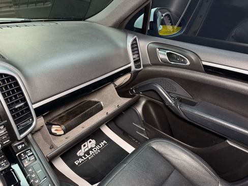 Used 2014 Porsche Cayenne AWD/4WD image 54