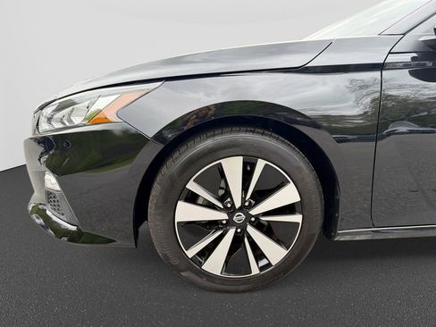 Used 2022 Nissan Altima 2.5 SV FWD image 11