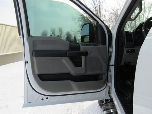 Used 2019 Ford F250 XL w/ STX Appearance Package image 26
