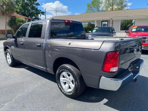Used 2017 RAM 1500 Classic SLT image 5
