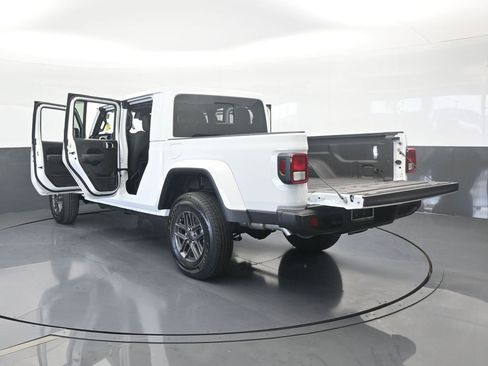 Used 2025 Jeep Gladiator Sport image 69