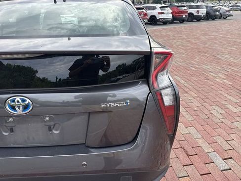 Used 2017 Toyota Prius Four FWD image 11