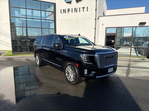 Used 2022 GMC Yukon XL Denali image 2