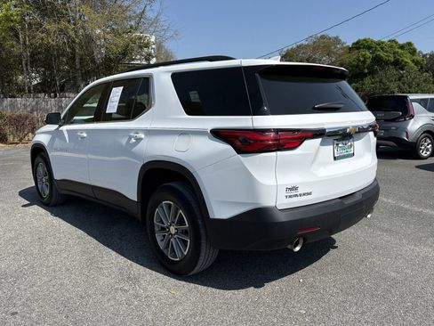 Used 2023 Chevrolet Traverse LT FWD image 3