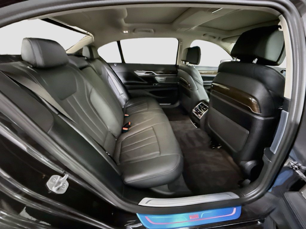 Used 2022 BMW 740i RWD image 26