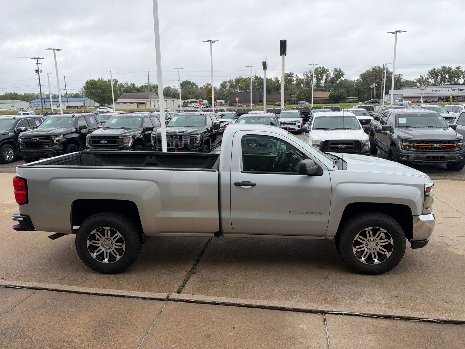 Used 2018 Chevrolet Silverado 1500 W/T w/ WT Convenience Package AWD/4WD image 5