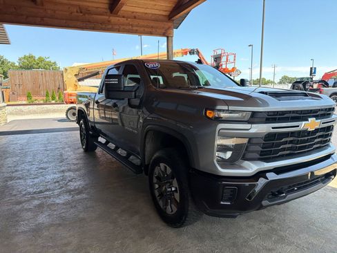 Used 2024 Chevrolet Silverado 2500 Custom w/ Custom Value Package AWD/4WD image 22