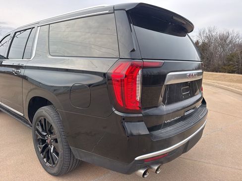 Used 2022 GMC Yukon XL Denali image 3