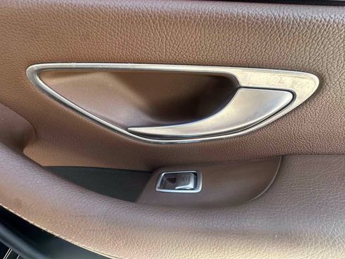 Used 2017 Mercedes-Benz E 300 4MATIC image 35