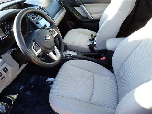 Used 2018 Subaru Forester 2.5i Premium image 10