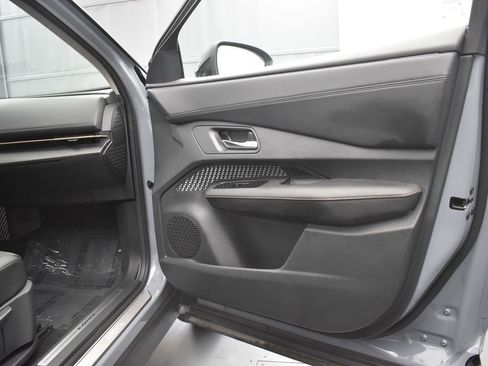 Used 2023 Nissan Ariya AWD image 26