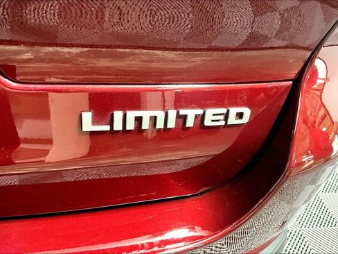 Used 2025 Jeep Grand Cherokee L Limited w/ Luxury Tech Group II AWD/4WD image 14