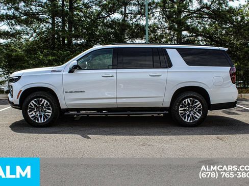 Used 2025 Chevrolet Suburban Z71 AWD/4WD image 7