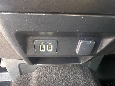 Used 2019 Ford F250 XLT w/ XLT Premium Package AWD/4WD image 31