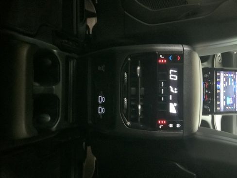 Used 2023 Jeep Grand Cherokee L Limited w/ Black Appearance Package AWD/4WD image 23