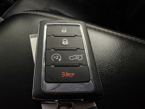 Used 2022 Jeep Grand Cherokee L Limited image 16