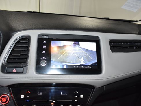 Used 2019 Honda HR-V Touring image 20