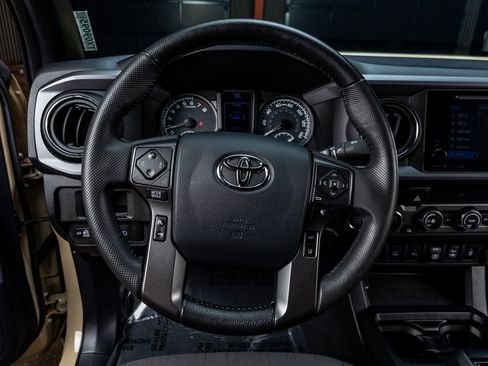 Used 2019 Toyota Tacoma TRD Off-Road w/ Technology Package image 18