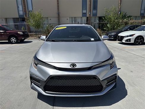 Used 2022 Toyota Corolla SE image 2