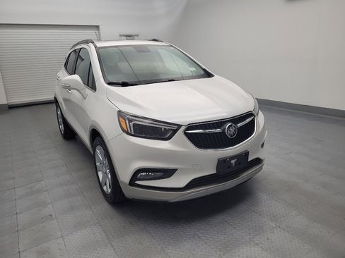 Used 2018 Buick Encore Essence w/ Experience Buick Package FWD image 13