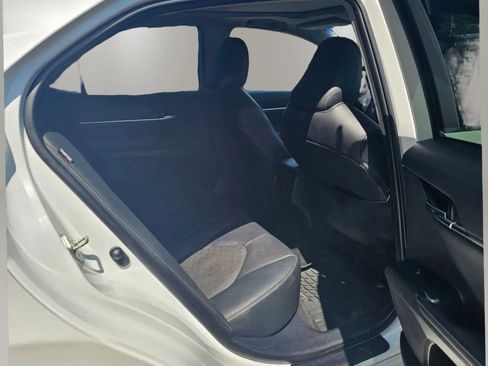 Used 2020 Toyota Camry XSE FWD image 9