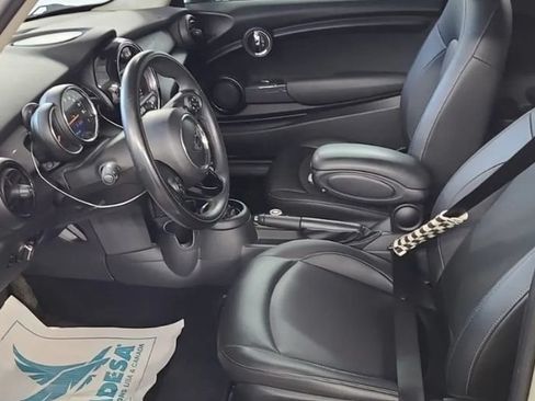Used 2020 MINI Cooper 2-Door Hardtop FWD image 4