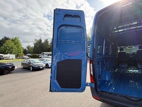 Used 2025 Mercedes-Benz Sprinter 2500 image 26