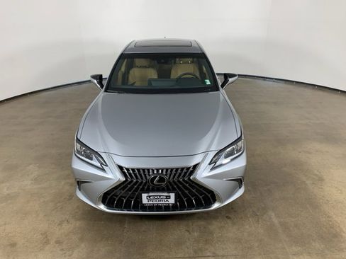Used 2025 Lexus ES 300h w/ Premium Package image 4