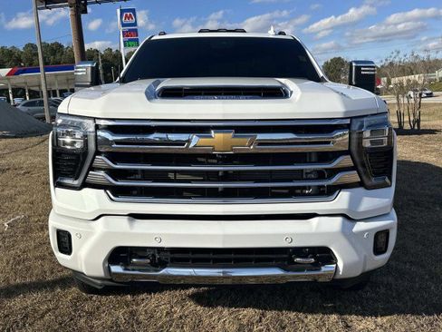 Used 2025 Chevrolet Silverado 3500 High Country w/ Technology Package image 2