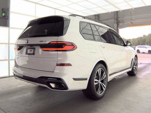 Used 2027 BMW X7 xDrive40i AWD/4WD image 3