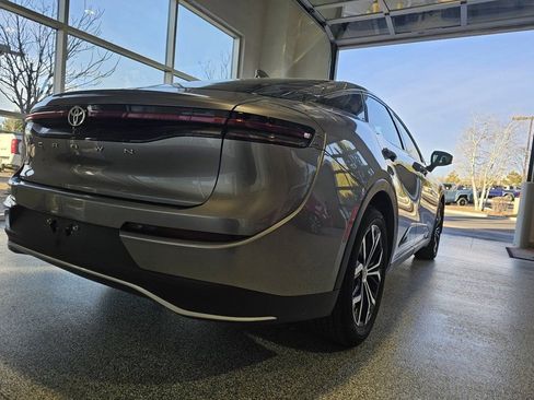 Certified 2023 Toyota Crown XLE image 10