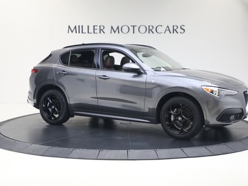 Used 2022 Alfa Romeo Stelvio Ti w/ Active Assist Plus Package image 9