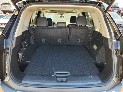 Certified 2023 Nissan Rogue SV w/ SV Premium B Package AWD/4WD image 19