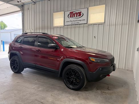 Used 2020 Jeep Cherokee Trailhawk AWD/4WD image 3