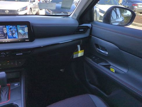 New 2026 Nissan Kicks SR w/ Cold Weather Package image 15