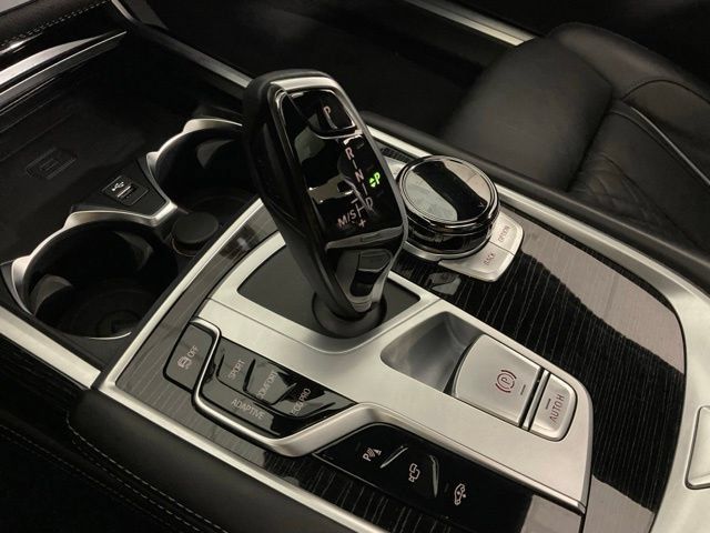 Used 2022 BMW 750i xDrive w/ Executive Package AWD/4WD image 22