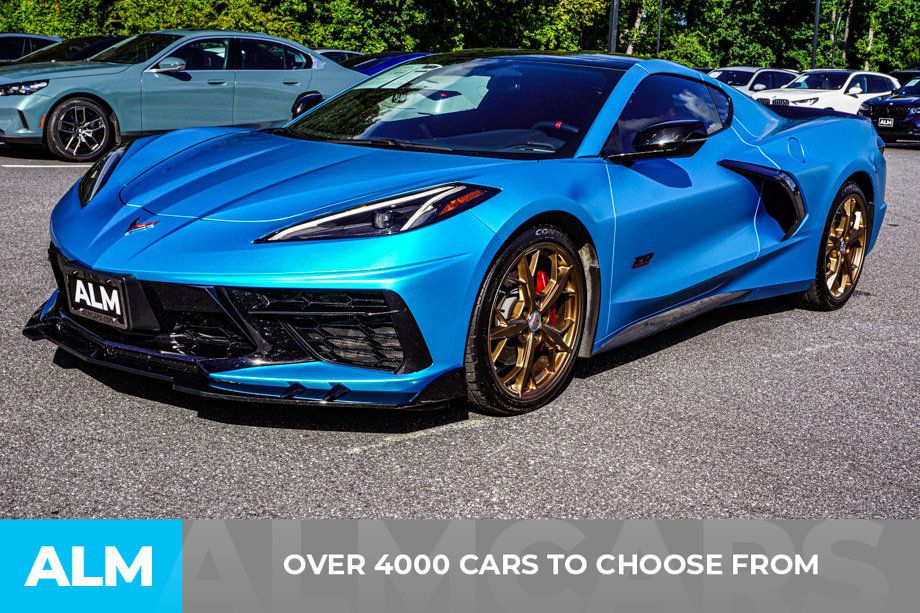 Used 2021 Chevrolet Corvette Stingray Coupe w/ Engine Appearance Package RWD image 2