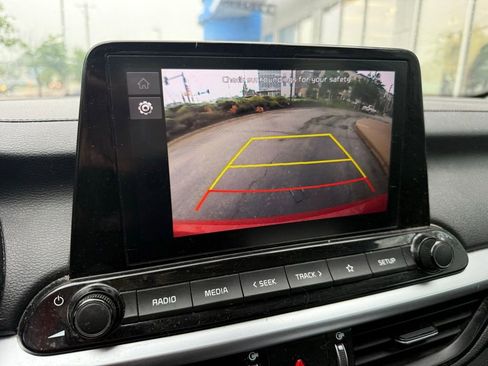 Used 2023 Kia Forte LXS w/ LXS Technology Package FWD image 5