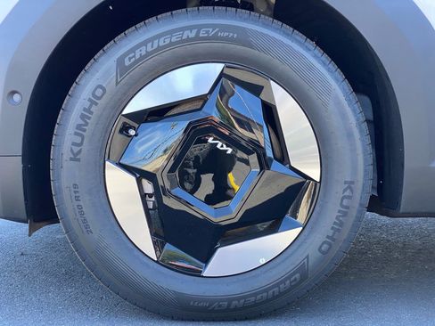 New 2026 Kia EV9 Wind AWD/4WD image 10
